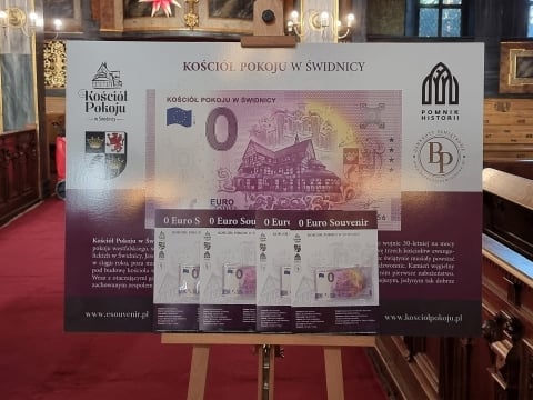 Wizerunek Kościoła Pokoju w Świdnicy trafił na banknot pamiątkowy o nominale 0 euro - 0