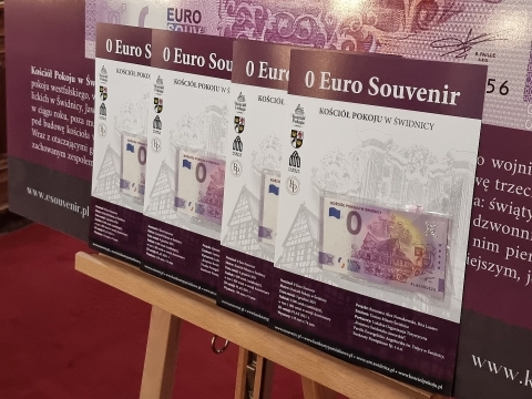 Wizerunek Kościoła Pokoju w Świdnicy trafił na banknot pamiątkowy o nominale 0 euro - 2
