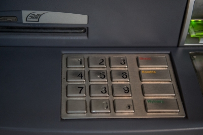 Policja szuka przestępców, którzy obrabowali bankomat w Polkowicach