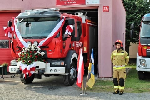Nowy wóz nie mieści się w remizie i... stoi nieużyteczny w innej  - 0