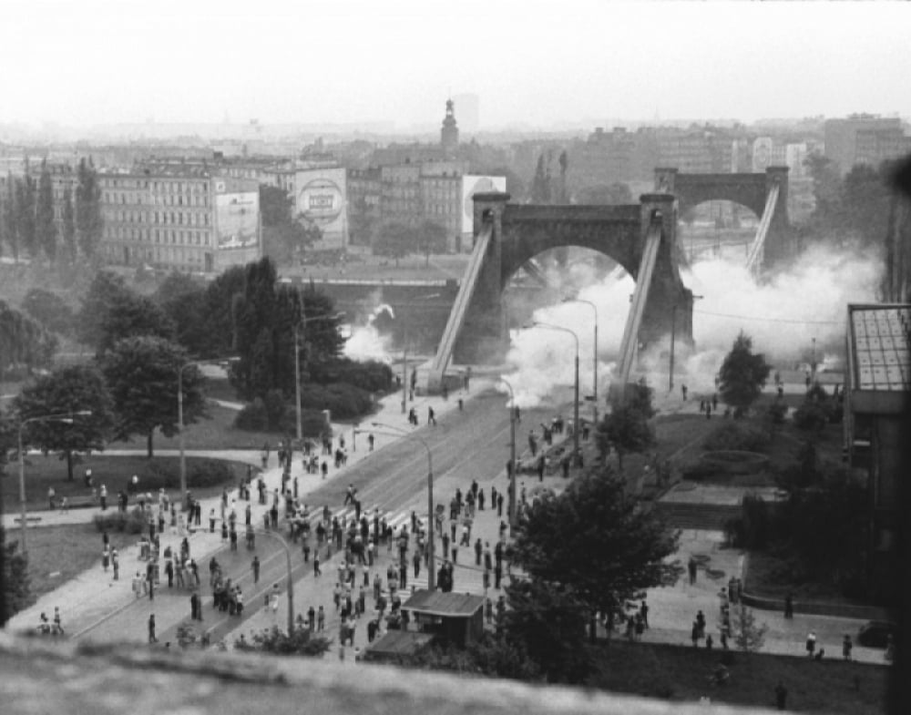 Wieczór zDolnego Śląska: 40. rocznica wprowadzenia stanu wojennego - fot. Stanisław Wróblewski, Andrzej Migniewicz / CH Zajezdnia