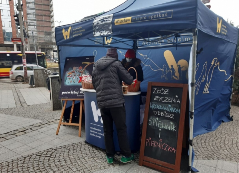 Napisz kilka ciepłych słów do tych, którzy święta spędzać będą samotnie - fot. Wrocławskie Centrum Rozwoju Społecznego