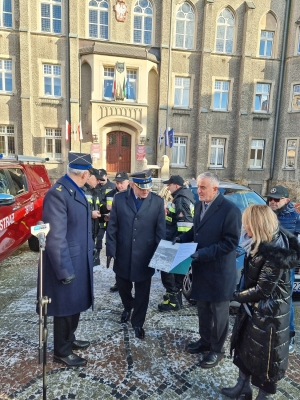 Wałbrzych: Nowe samochody dla straży pożarnej kupione w ramach budżetu obywatelskiego - 7