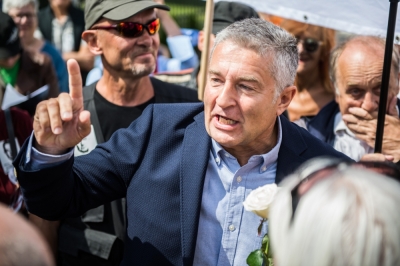 Prokuratura: akt oskarżenia przeciwko Frasyniukowi; chodzi o znieważenie żołnierzy&nbsp;