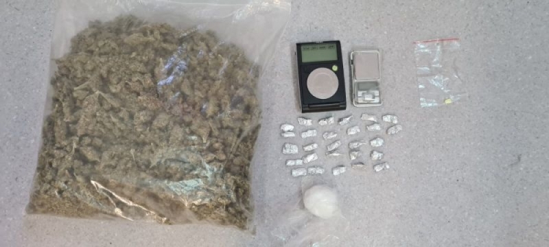 Mężczyzna miał w mieszkaniu prawie 11 tys. porcji narkotyków - fot. Policja