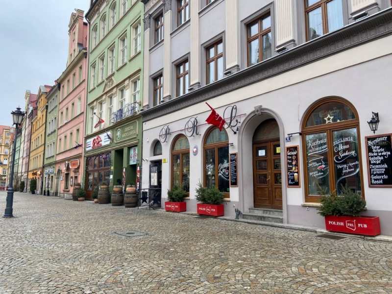 "Lokal do wynajęcia", czyli kryzys dosięga restauracje w Rynku - fot. Martyna Czerwińska
