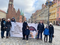 Platforma Obywatelska alarmuje: Polski Ład uderza w samotnych rodziców