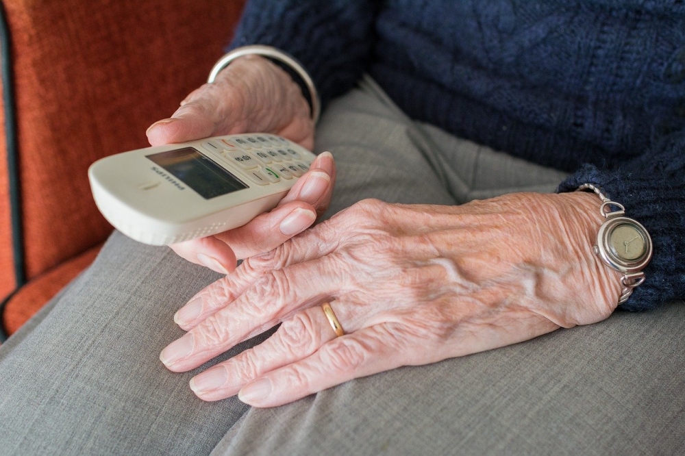 Wrocławscy seniorzy mogą liczyć na telefoniczne wsparcie - Fot: zdjęcie ilustracyjne, Pixabay
