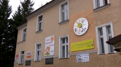 Dom dziecka w Kłodzku pod lupą prokuratury - wychowankowie skarżą się na przemoc, czy odbieranie dar&oacute;w