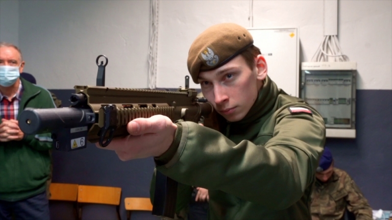 W Piechowicach uczniowe będą trenować na wirtualnej strzelnicy - fot. ZSTiL w Piechowicach