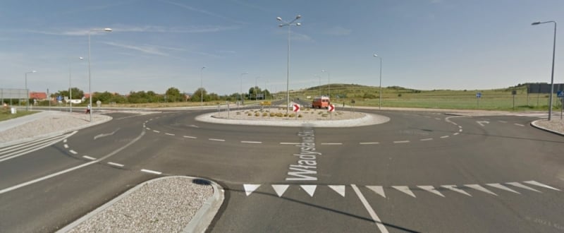 Kłopotliwe rondo na obwodnicy Bielawy zostanie przebudowane - fot. Google Street View