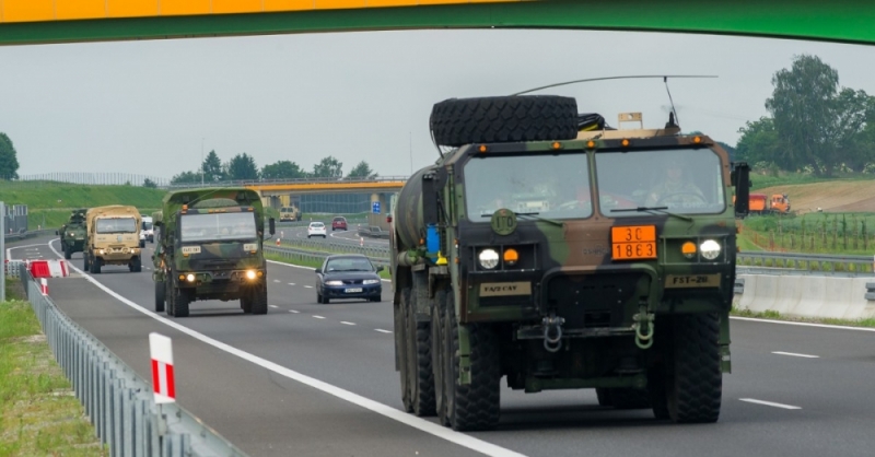 Wojsko przejedzie przez Dolny Śląsk. Możliwe ograniczenia prędkości - fot. GDDKiA