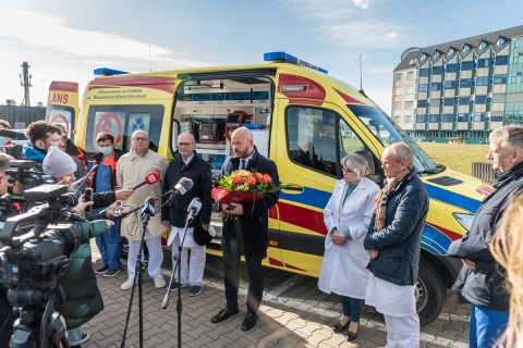 Kolejna karetka dla Uniwersyteckiego Szpitala Klinicznego we Wrocławiu - 6