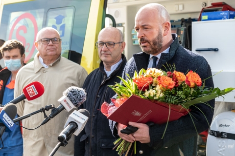 Kolejna karetka dla Uniwersyteckiego Szpitala Klinicznego we Wrocławiu - 7