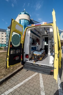 Kolejna karetka dla Uniwersyteckiego Szpitala Klinicznego we Wrocławiu - 0