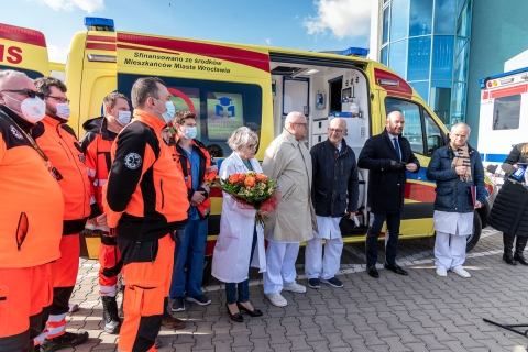 Kolejna karetka dla Uniwersyteckiego Szpitala Klinicznego we Wrocławiu - 1