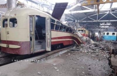 Charków: Ostrzelona zajezdnia, zniszczone tramwaje. W przyszłości pomóc mają stare pojazdy MPK Wrocław