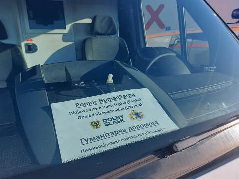 Kolejny konwój z pomocą ruszył w sobotę do Ukrainy - 1