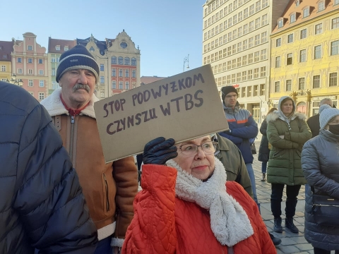 Jak żyć? Mieszkańcy wrocławskich TBS-ów protestują przeciwko podwyżce czynszu - 0