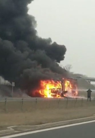 Pożar samochodu ciężarowego na S5