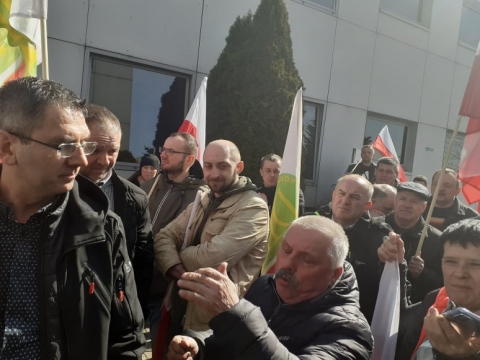 Rolnicy protestowali przed siedzibą Krajowego Ośrodka Wsparcia Rolnictwa - 1