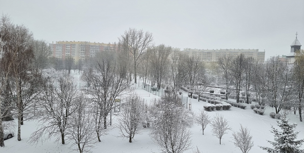 Piękną zimę mamy tej wiosny. W regionie biało i trudne warunki na drogach - fot. Bartosz Szarafin