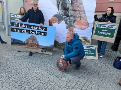 Aktywiści protestowali przeciwko sprzedaży działek w rejonie Lasu Mokrzańskiego