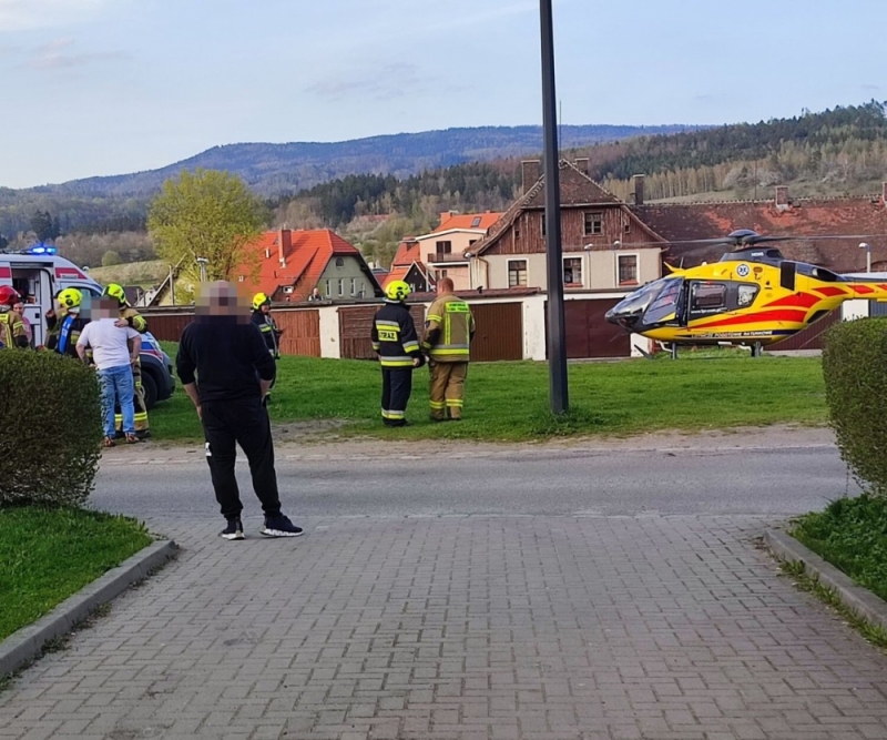 Wjechał na trawnik, potrącił śmiertelnie dziecko i uciekł  - fot.klodzko.naszemiasto.pl-czytelnik