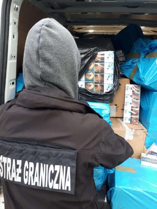 Strażnicy graniczni przejęli 1,7 mln sztuk papierosów bez akcyzy - https://www.nadodrzanski.strazgraniczna.pl/
