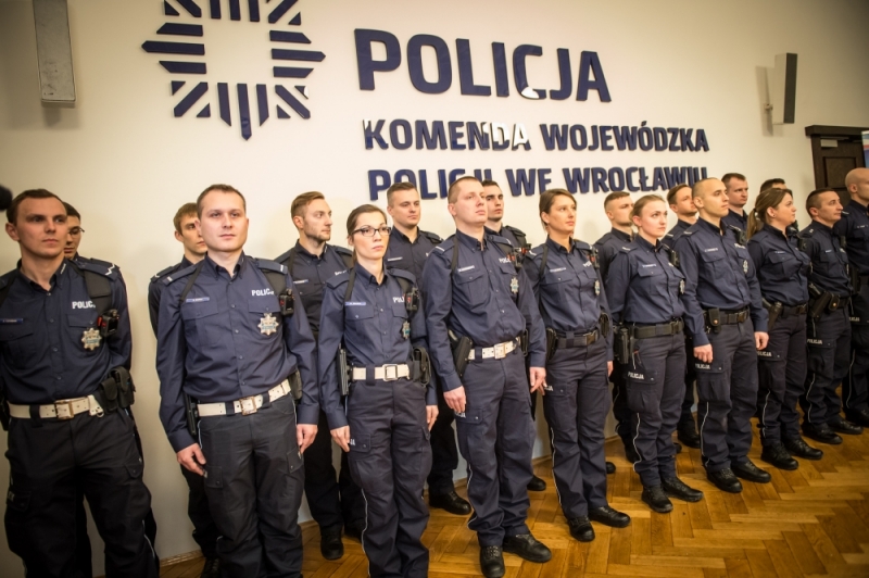 Wrocławska policja szuka kandydatów do pracy - fot. RW