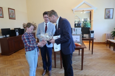 Wyjątkowy prezent z okazji Dnia Dziecka - LSSE przekazała komputery dzieciom z ośrodka w Szklarach