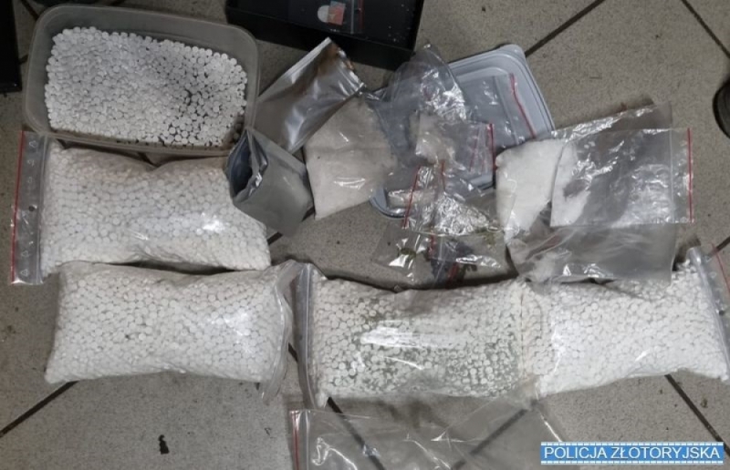 Policja zlikwidowała wytwórnię metamfetaminy; przejęto 5,5 kg narkotyków - fot. Policja