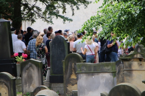 Protestanci i katolicy angażują się w ratowanie domu przedpogrzebowego na żydowskim cmentarzu - 2