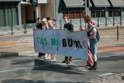 Było nerwowo. Protest ekologów blokował przejazd przez Świdnicką [ZOBACZ] - 4