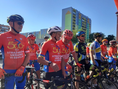 Na rowerach jadą dla Ukrainy. Trasa prowadzi z Wrocławia do Warszawy, ale ma ponad 750 km - 1