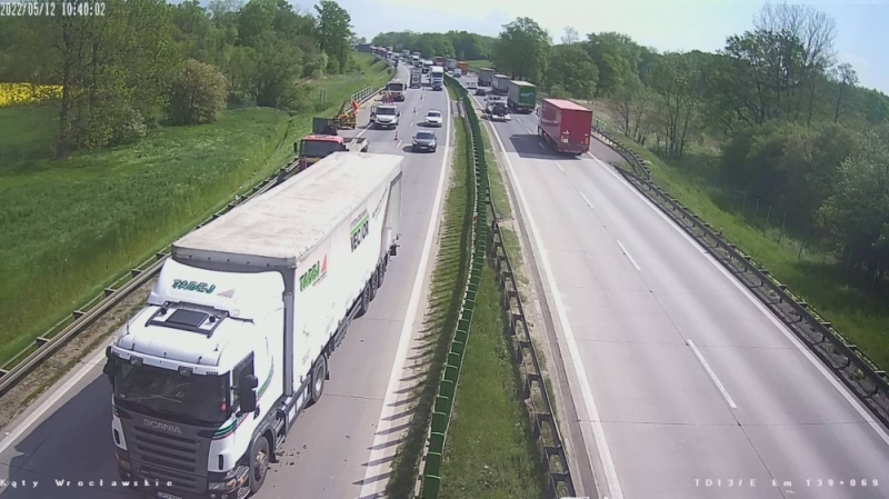 Awaria busa na A4. Korek ma kilka kilometrów i rośnie - fot. kamery GDDKiA