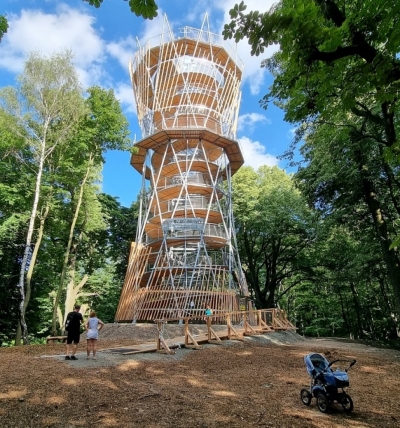 Wieża widokowa w Szczawnie Zdroju już po odbiorach. W sobotę wielkie otwarcie