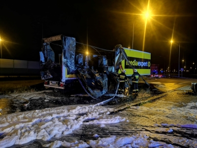 Spłonęła naczepa z elektroniką na S8