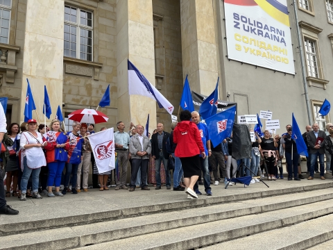 Pracownicy "budżetówki" walczą o podwyżki - nie 8% tylko 20% - 0