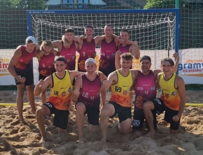 W Kątach Wrocławskich trwają mistrzostwa Polski juniorów w plażowej piłce ręcznej