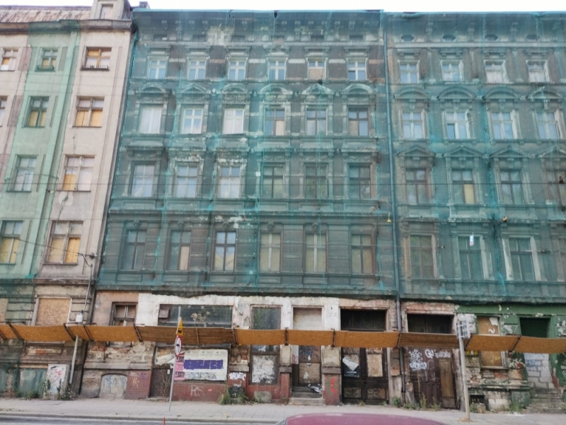 Kamienice w centrum Wrocławia wciąż w fatalnym stanie - fot. Jakub Ciołko