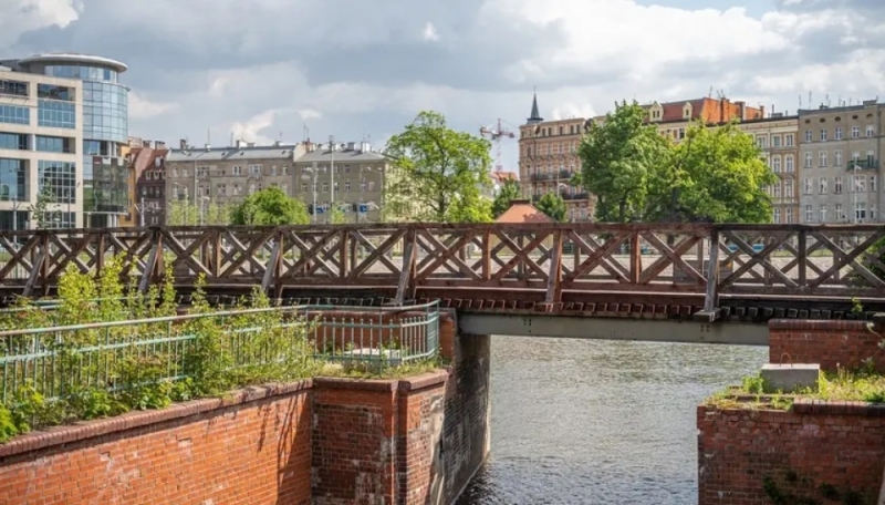 Jeden z najstarszych mostów we Wrocławiu przejdzie remont  - www.Wroclaw.pl