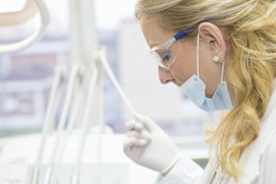 Wałbrzych: Szkolne gabinety stomatologiczne zmniejszyły występowanie próchnicy o ponad połowę