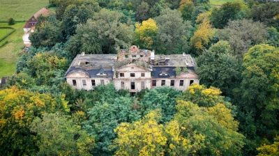 Upadek bajkowego pałacu. Dolnośląskie Tajemnice odkrywamy z Joanną Lamparską [FILM]