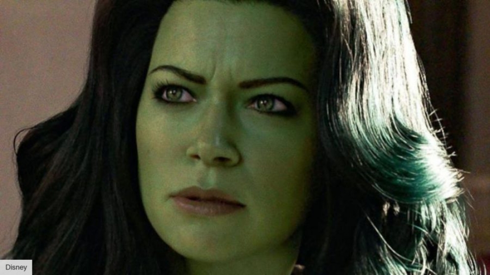 Dubbing i kobiece pierwsze plany - Kadr z serialu Mecenas She-Hulk; 2022; Disney