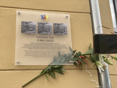 Wrocław: Odsłonięto tablicę upamiętniającą Jarosława Hyka - 2