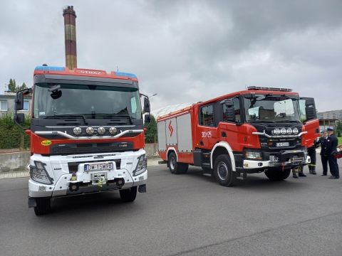 Dwa samochody gaśnicze trafiły do straży pożarnej w Wałbrzychu - 2