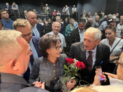 Marszałek Elżbieta Witek w Oławie: "Apeluję o cierpliwość" [ZDJĘCIA]