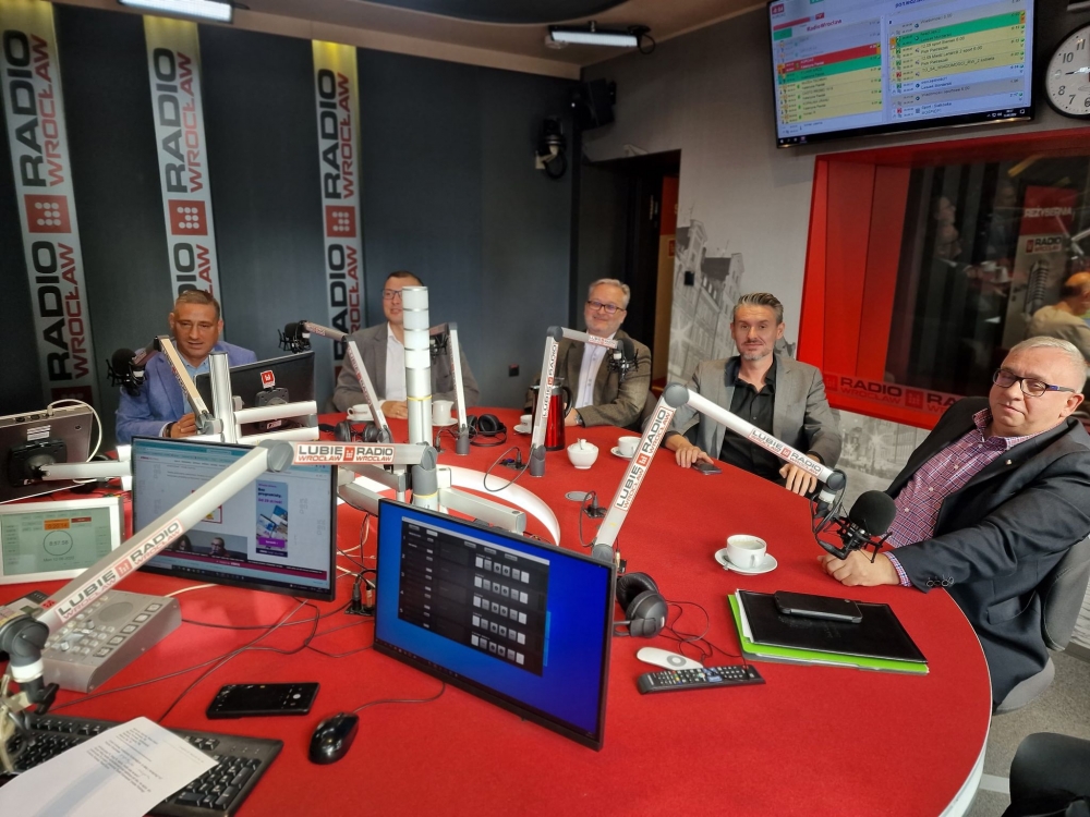 Debata polityczna: Sondaże, wybory, inflacja [POSŁUCHAJ] - fot. RW