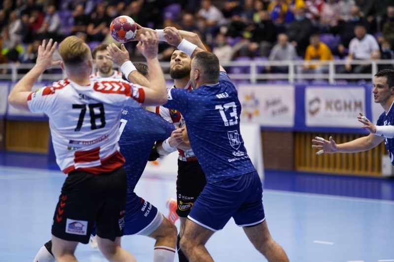 Zwycięstwo Chrobrego w ostatniej akcji - fot. chrobryhandball.pl